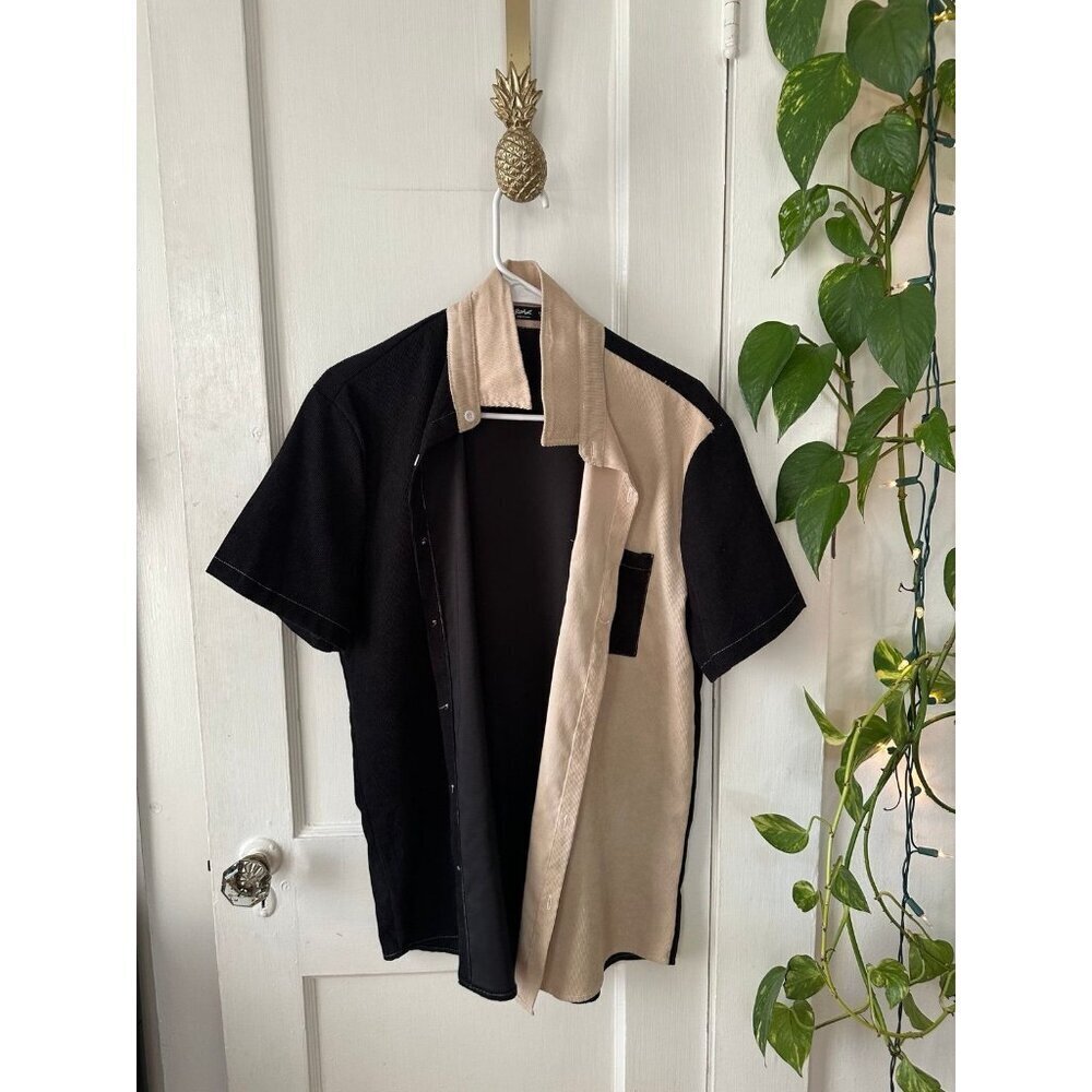 Romwe men’s size medium duo color button down shirt